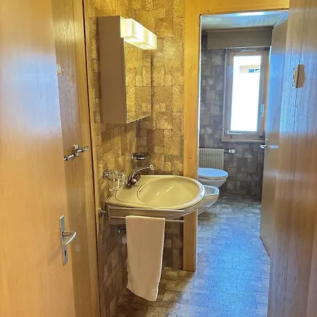 Easy With Parking Apartment